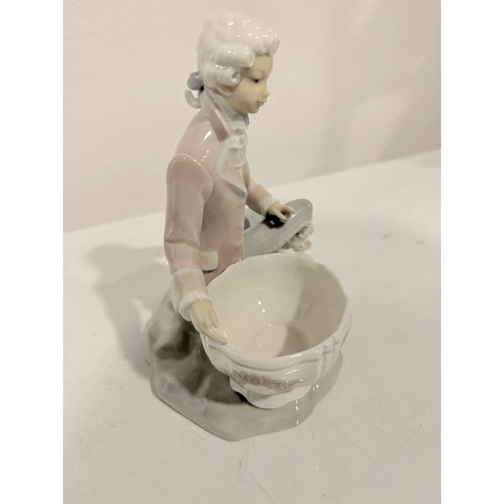 LLADRO 4714 Boy Jewelry Dish Historical Collection Glazed Finish Figurine RARE